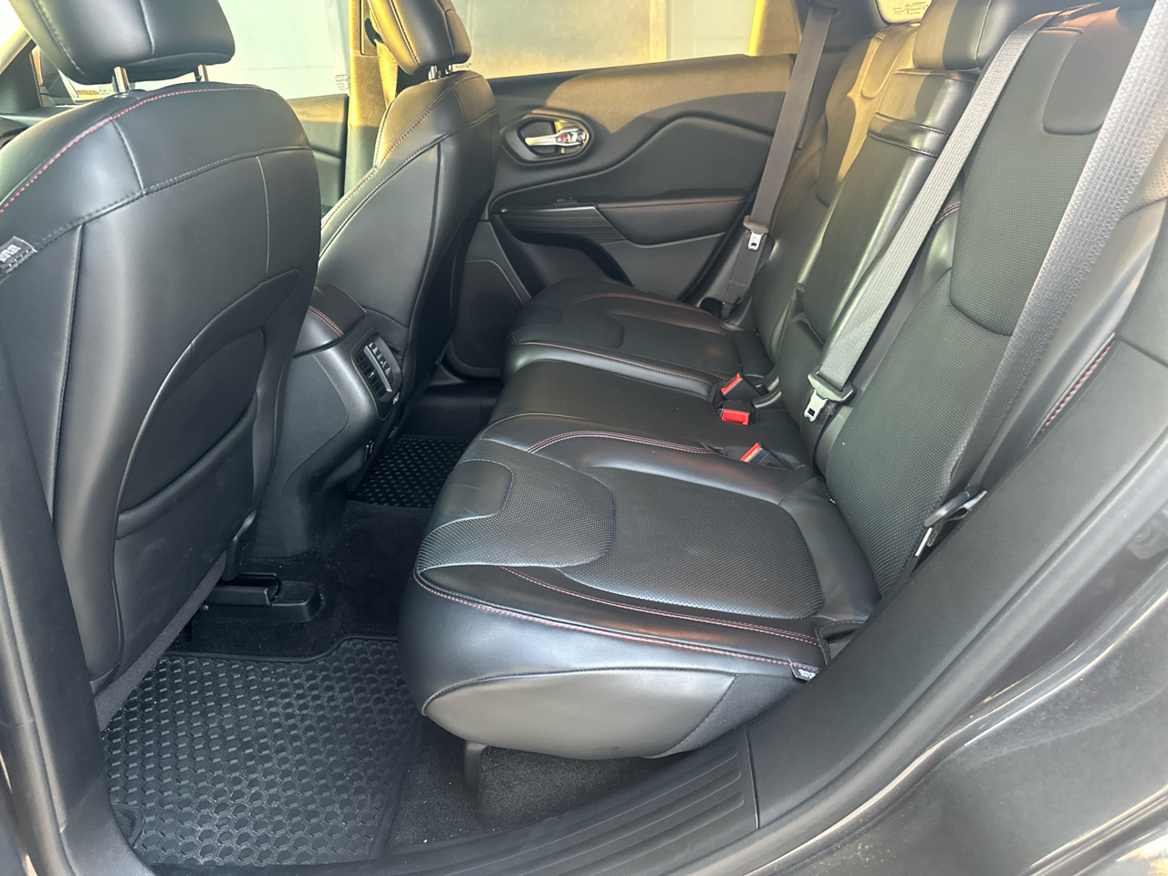 Jeep Cherokee 4WD 4dr Trailhawk 2016 Jeep Cherokee 4WD 4dr Trailhawk 2016