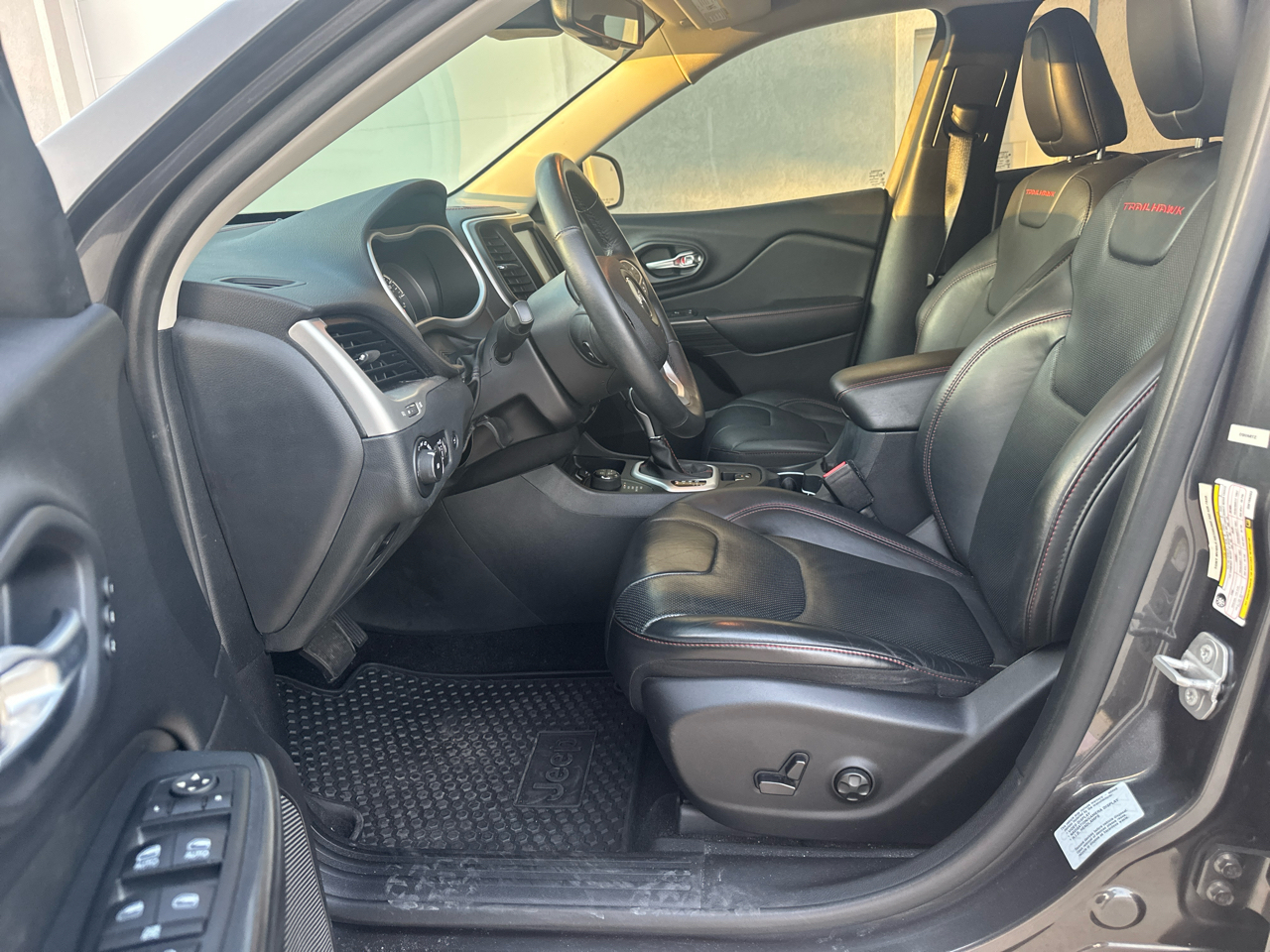 Jeep Cherokee 4WD 4dr Trailhawk 2016 Jeep Cherokee 4WD 4dr Trailhawk 2016