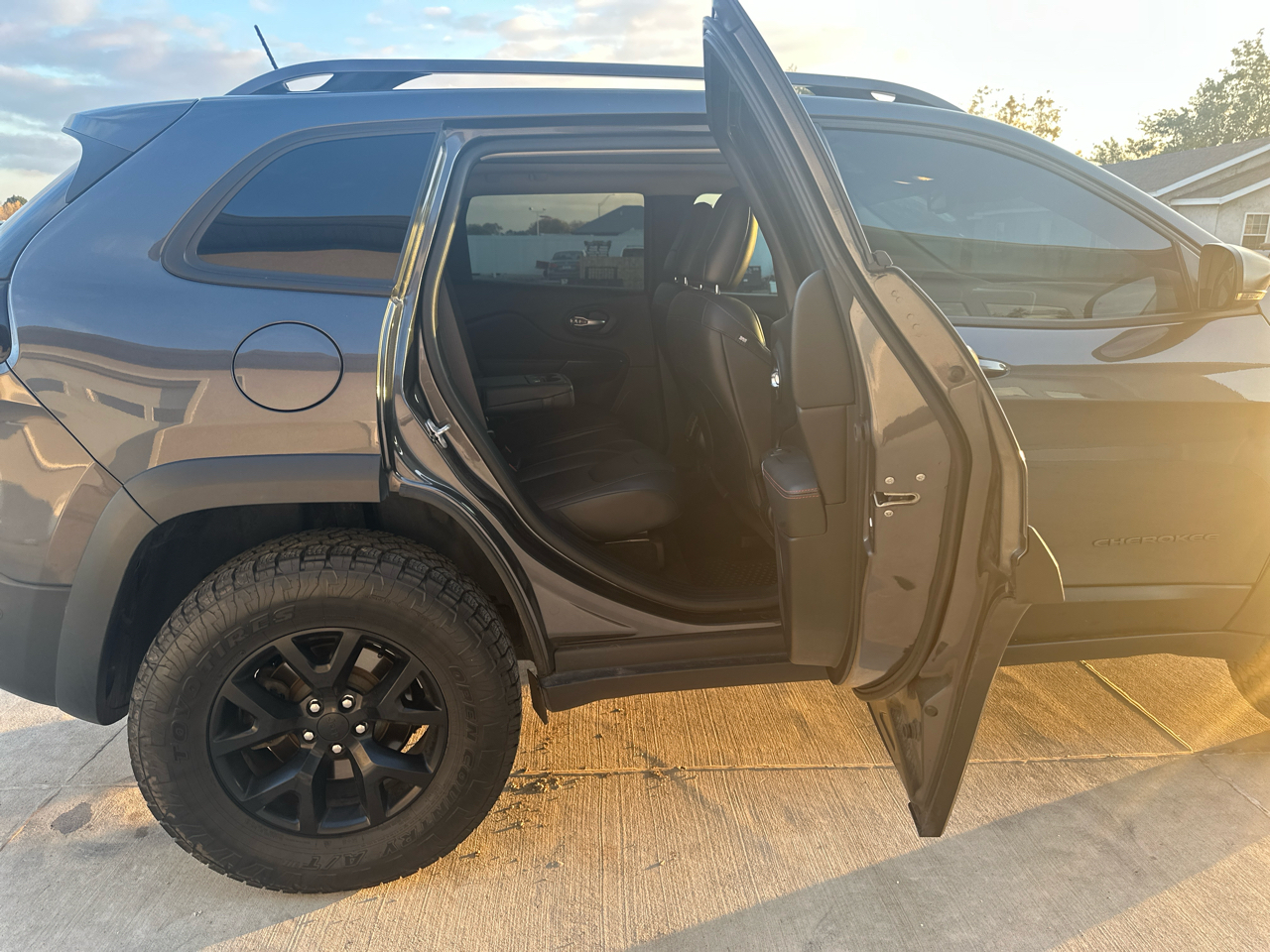 Jeep Cherokee 4WD 4dr Trailhawk 2016 Jeep Cherokee 4WD 4dr Trailhawk 2016