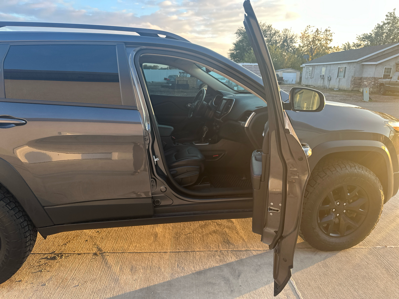 Jeep Cherokee 4WD 4dr Trailhawk 2016 Jeep Cherokee 4WD 4dr Trailhawk 2016