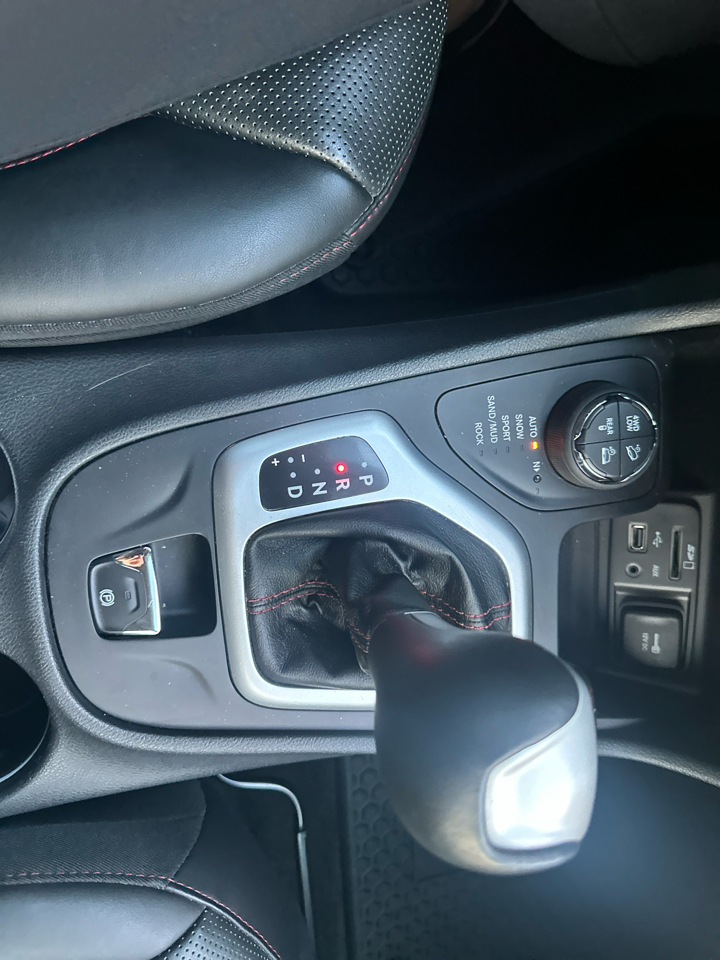 Jeep Cherokee 4WD 4dr Trailhawk 2016 Jeep Cherokee 4WD 4dr Trailhawk 2016