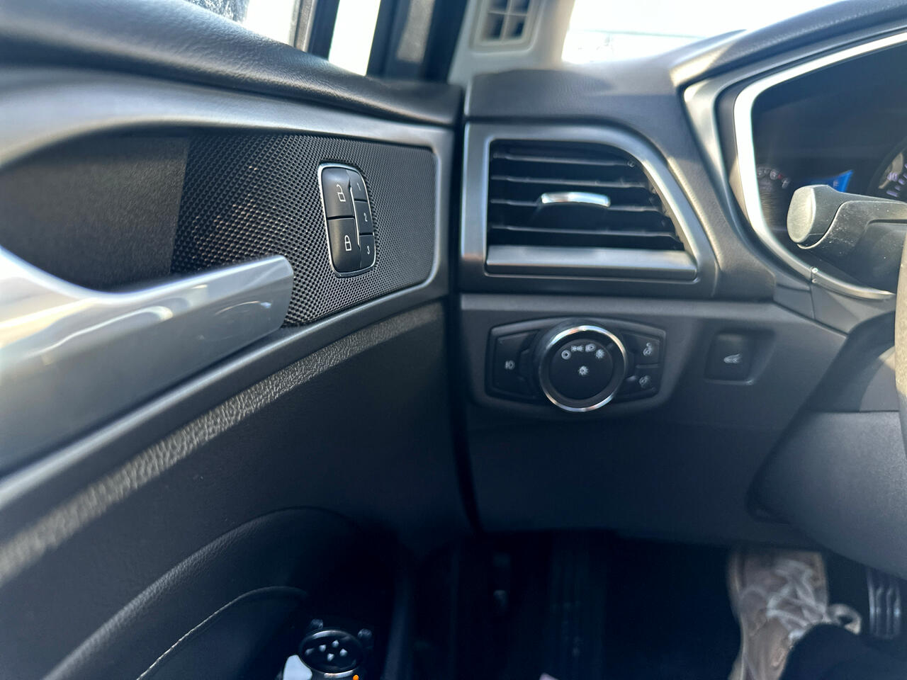 Ford Fusion 4dr Sdn Titanium FWD 2014