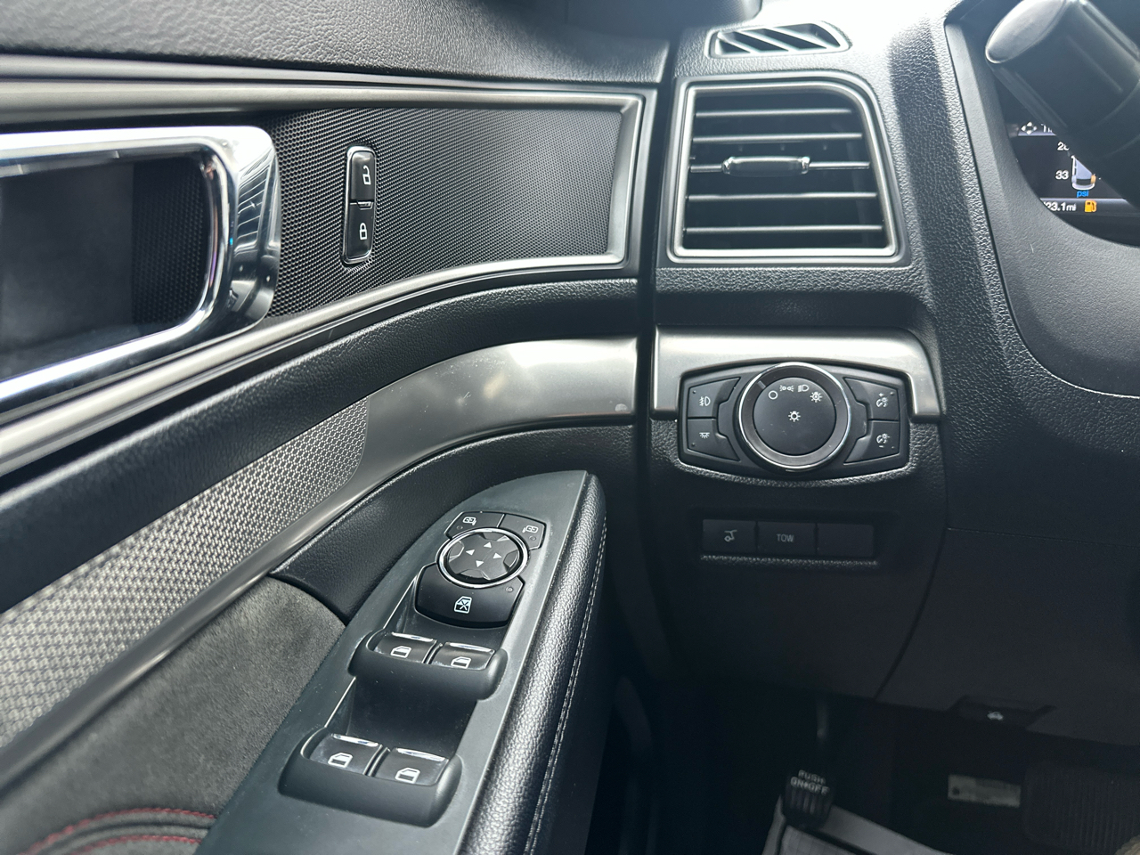 Ford Explorer XLT 4WD 2018