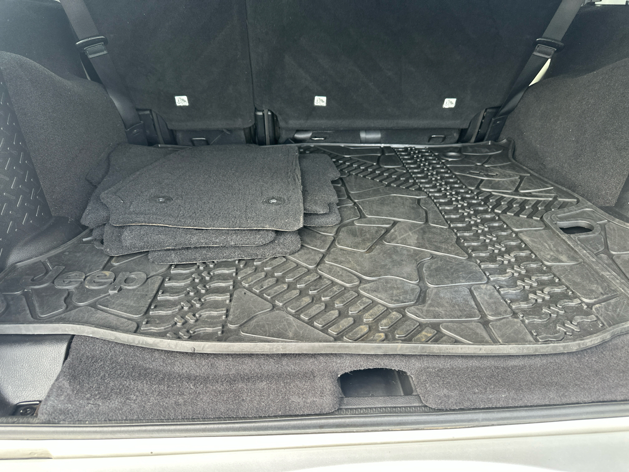 Jeep Wrangler Unlimited 4WD 4dr Sahara 2015