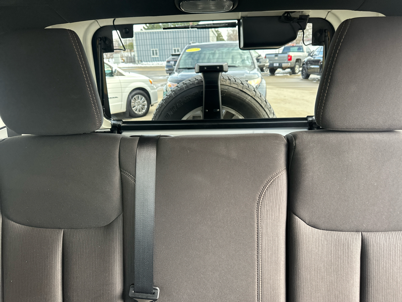 Jeep Wrangler Unlimited 4WD 4dr Sahara 2015