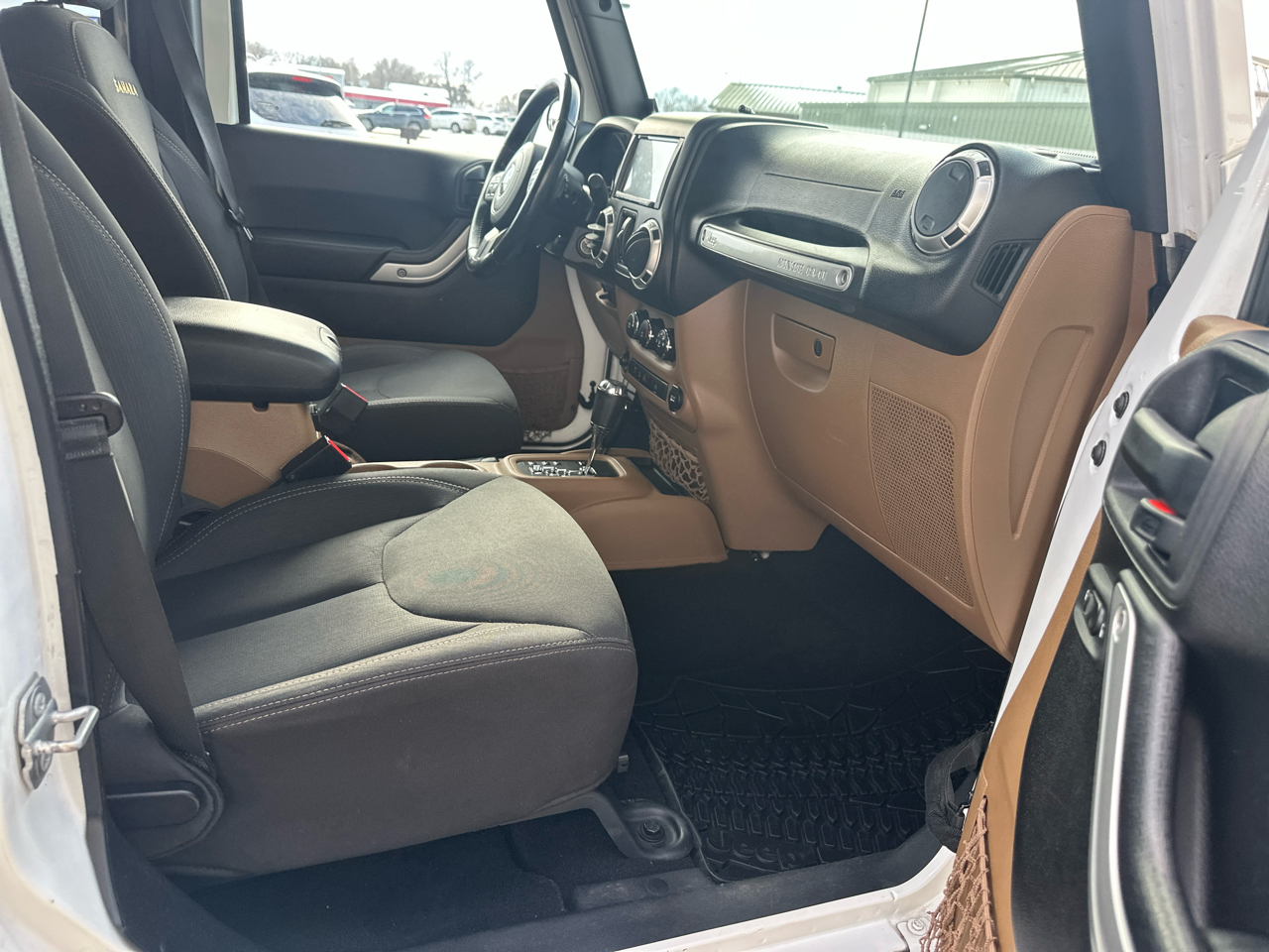 Jeep Wrangler Unlimited 4WD 4dr Sahara 2015