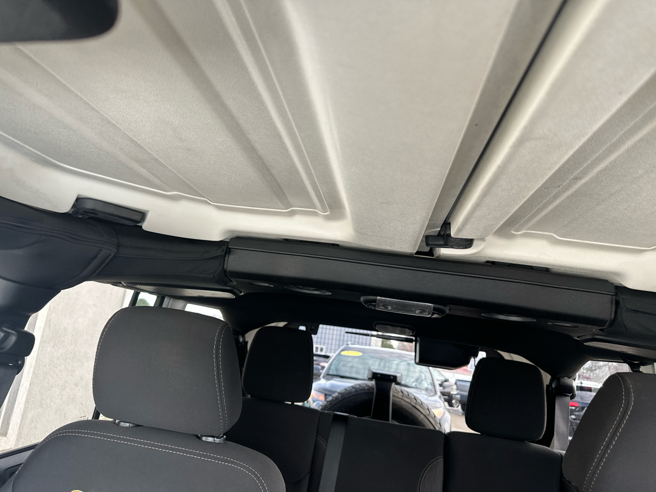 Jeep Wrangler Unlimited 4WD 4dr Sahara 2015