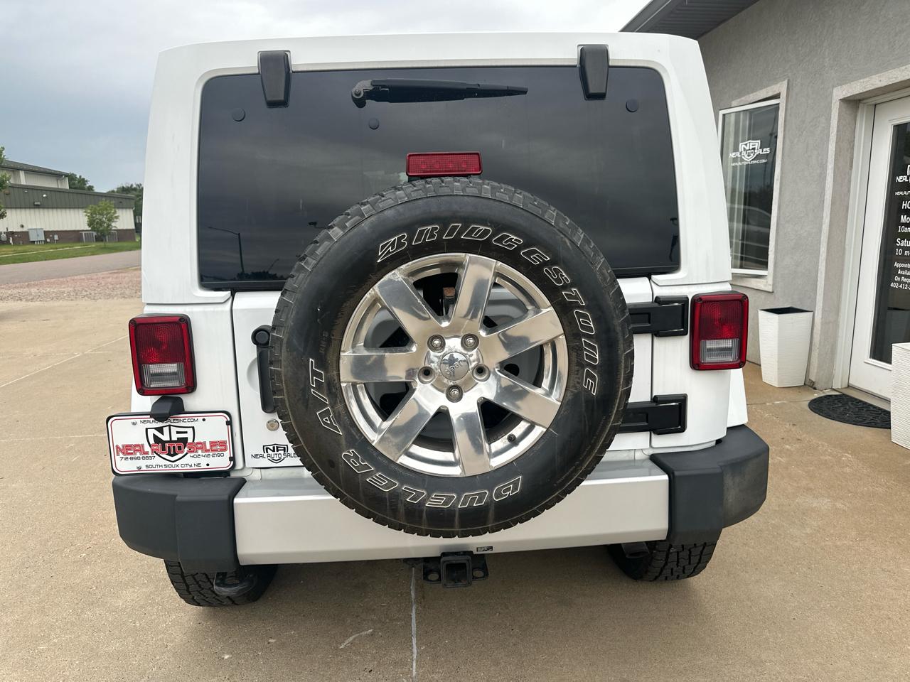 Jeep Wrangler Unlimited 4WD 4dr Sahara 2015