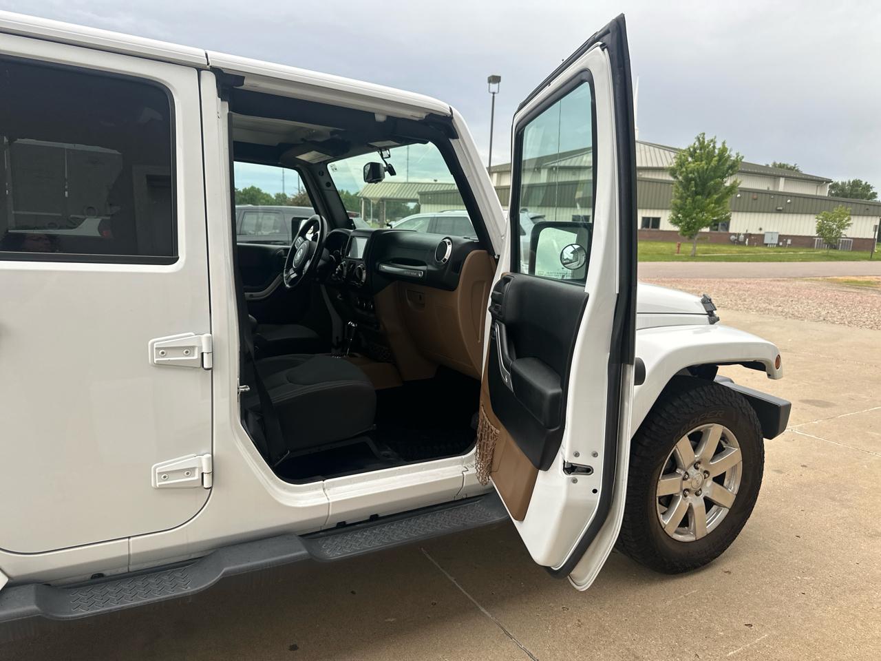 Jeep Wrangler Unlimited 4WD 4dr Sahara 2015
