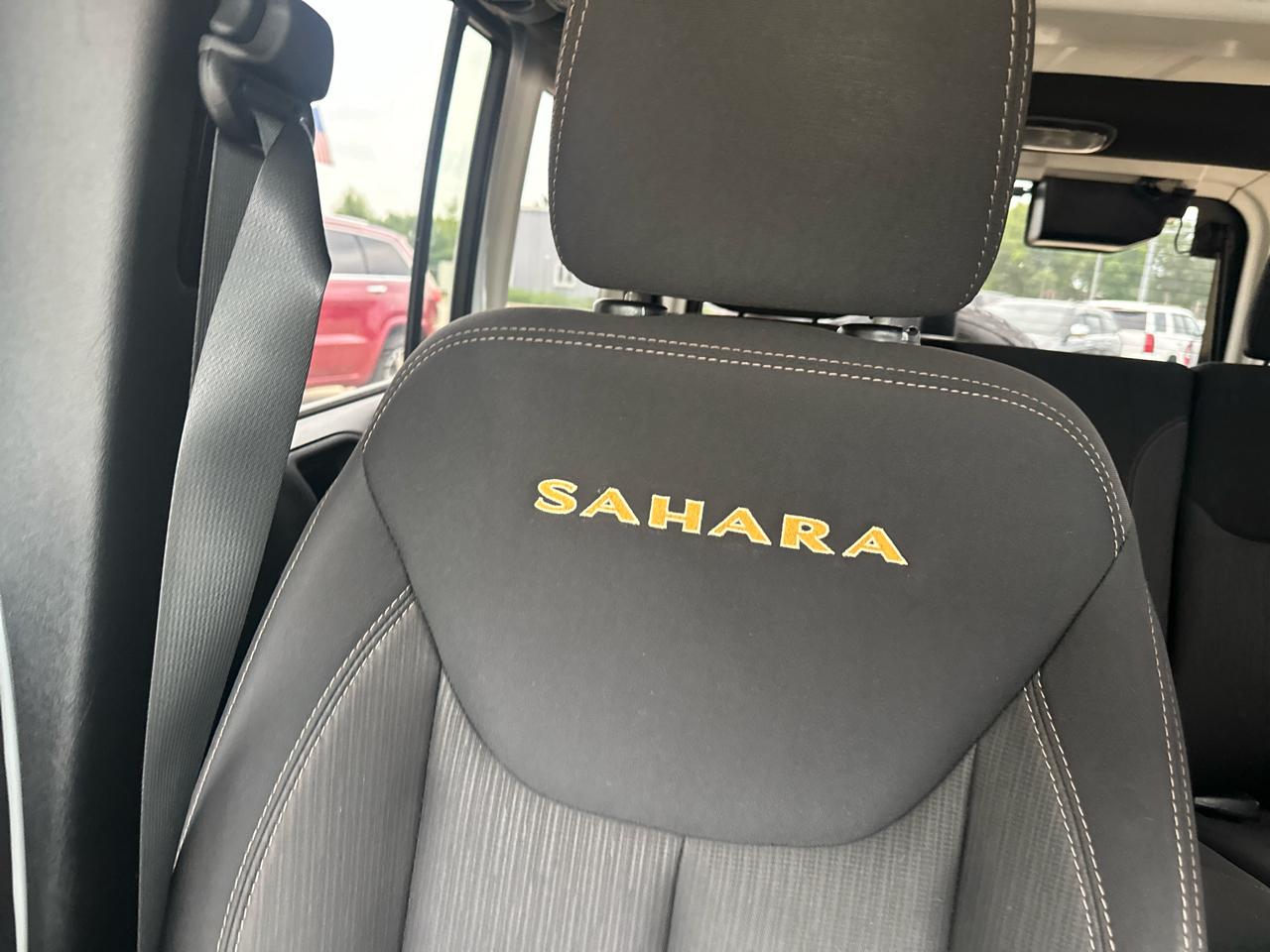 Jeep Wrangler Unlimited 4WD 4dr Sahara 2015