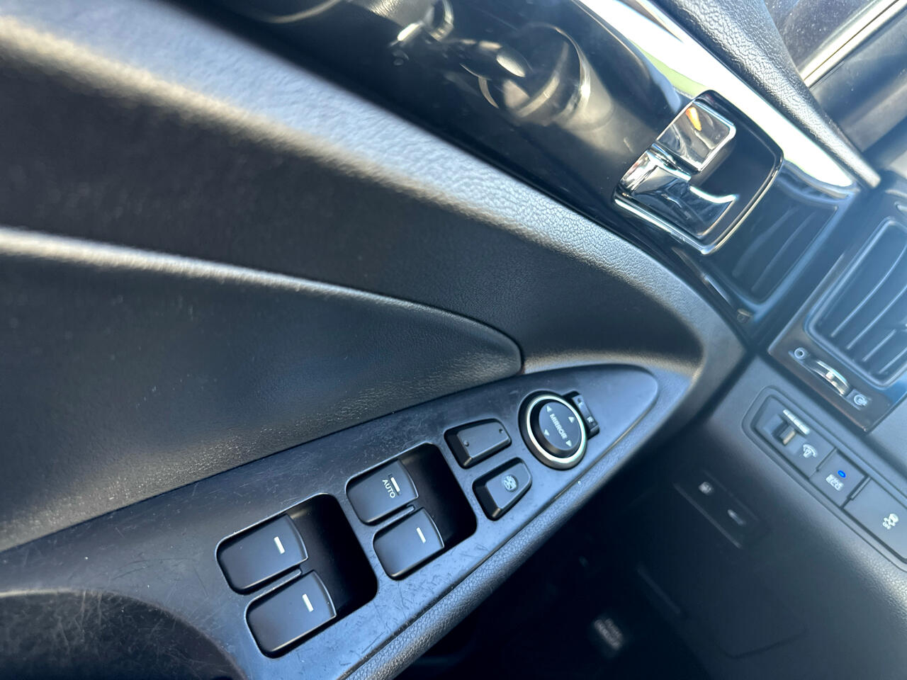 Hyundai Sonata 4dr Sdn 2.0L Auto Ltd 2011