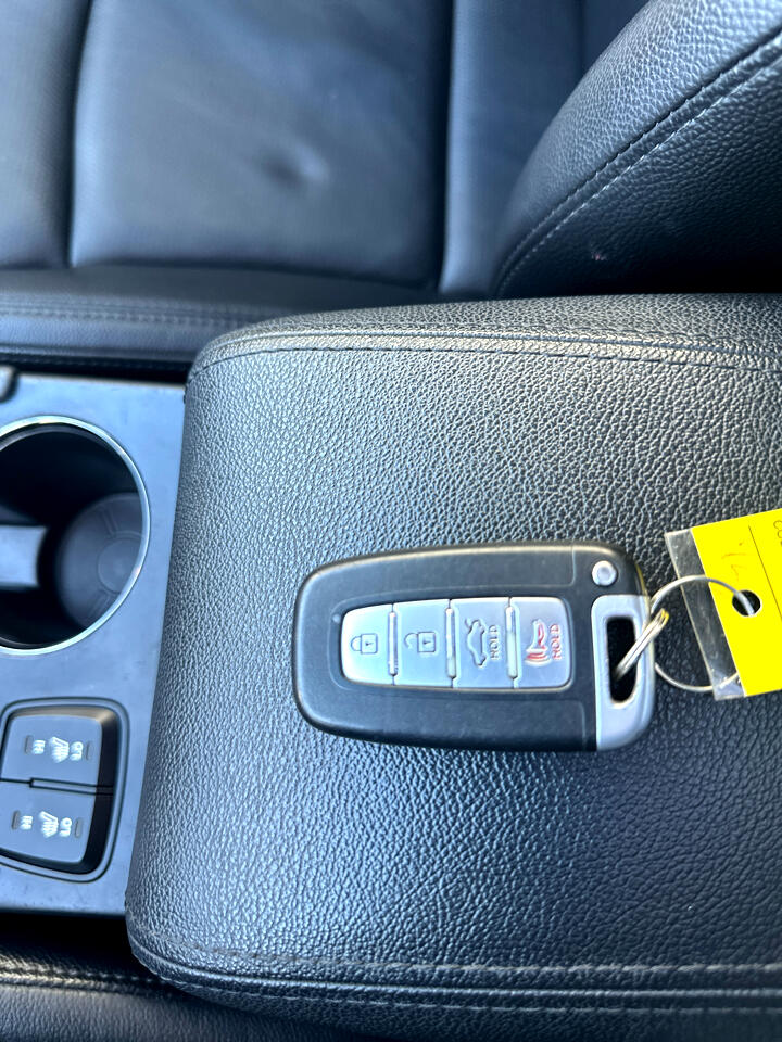 Hyundai Sonata 4dr Sdn 2.0L Auto Ltd 2011