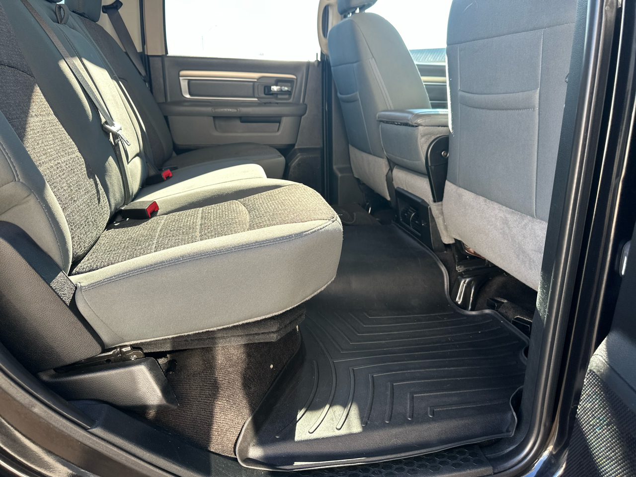 RAM 1500 Big Horn 4x4 Crew Cab 6'4" Box 2018