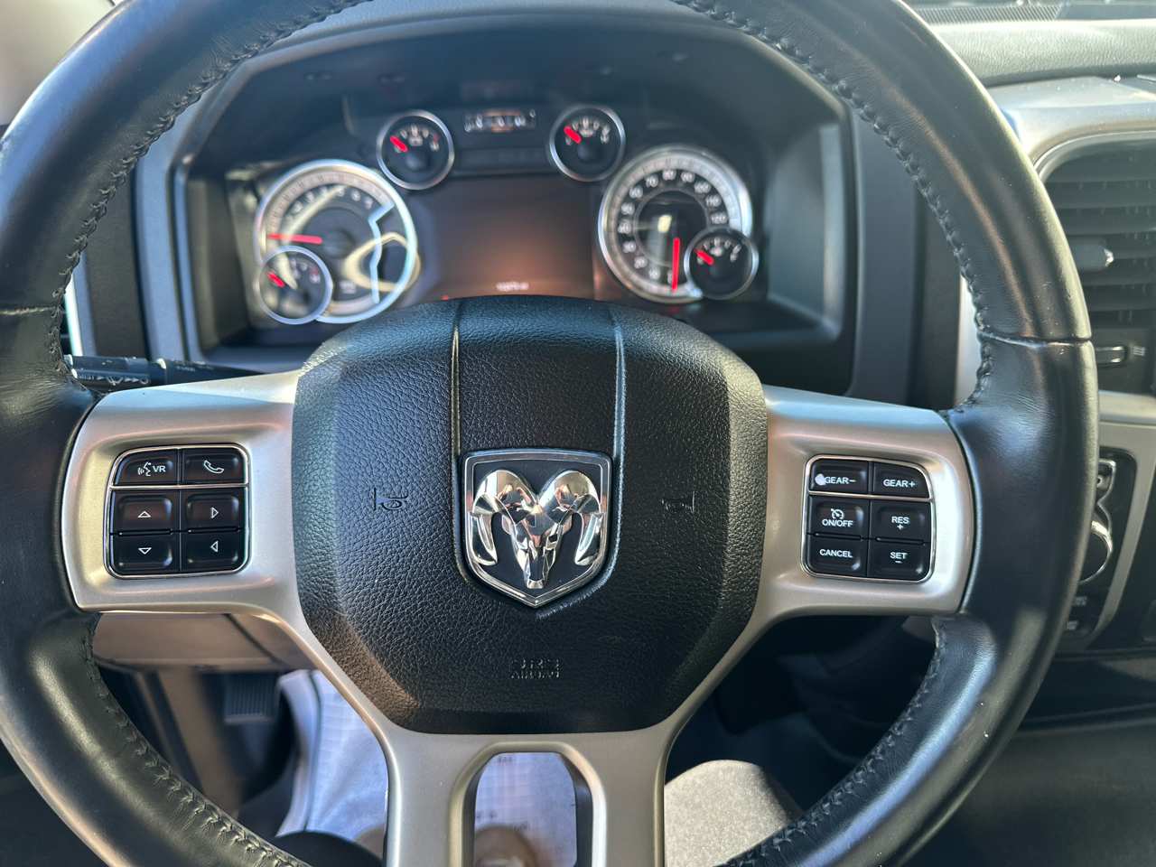 RAM 1500 Big Horn 4x4 Crew Cab 6'4" Box 2018