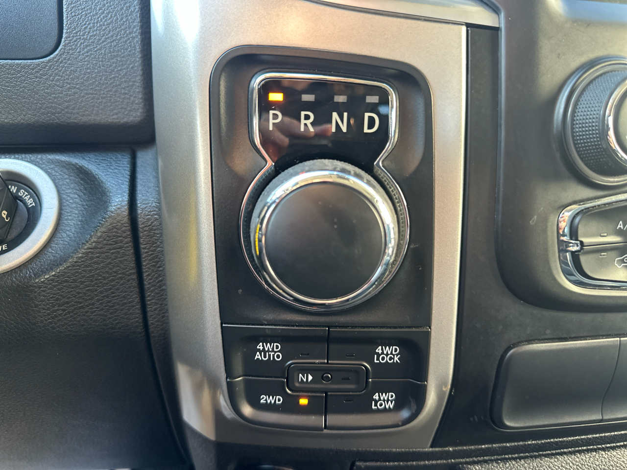 RAM 1500 Big Horn 4x4 Crew Cab 6'4" Box 2018