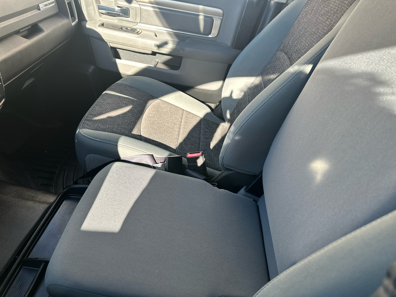 RAM 1500 Big Horn 4x4 Crew Cab 6'4" Box 2018