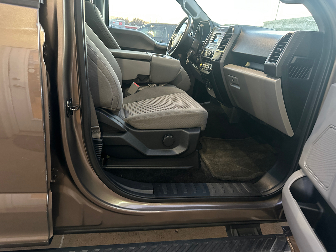 Ford F-150 XLT 4WD SuperCrew 5.5' Box 2017