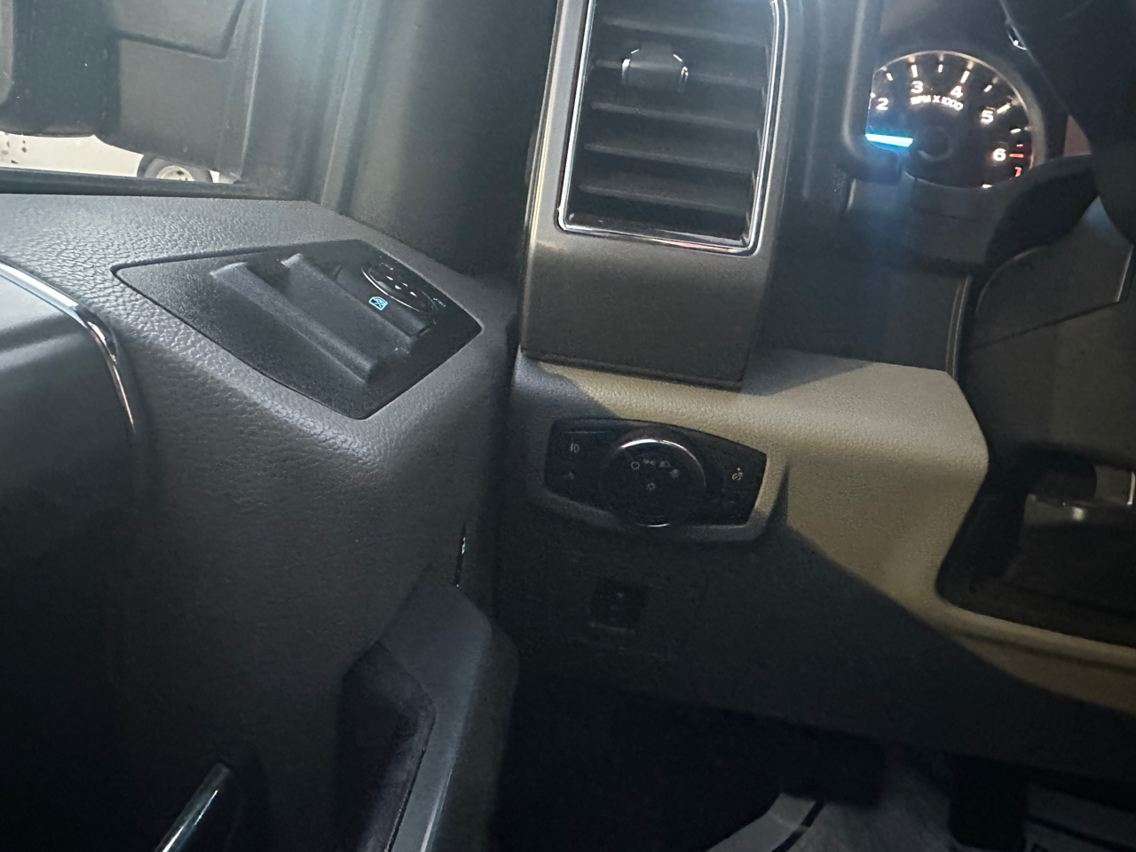 Ford F-150 XLT 4WD SuperCrew 5.5' Box 2017