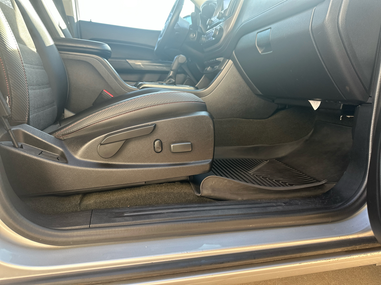 GMC Canyon 4WD Crew Cab 128.3" SLE 2016