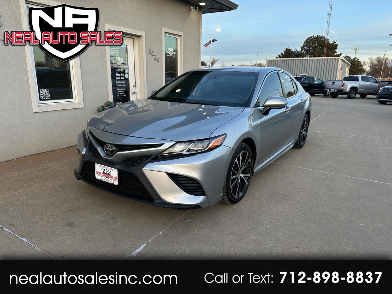 Toyota Camry SE Auto (Natl) 2020