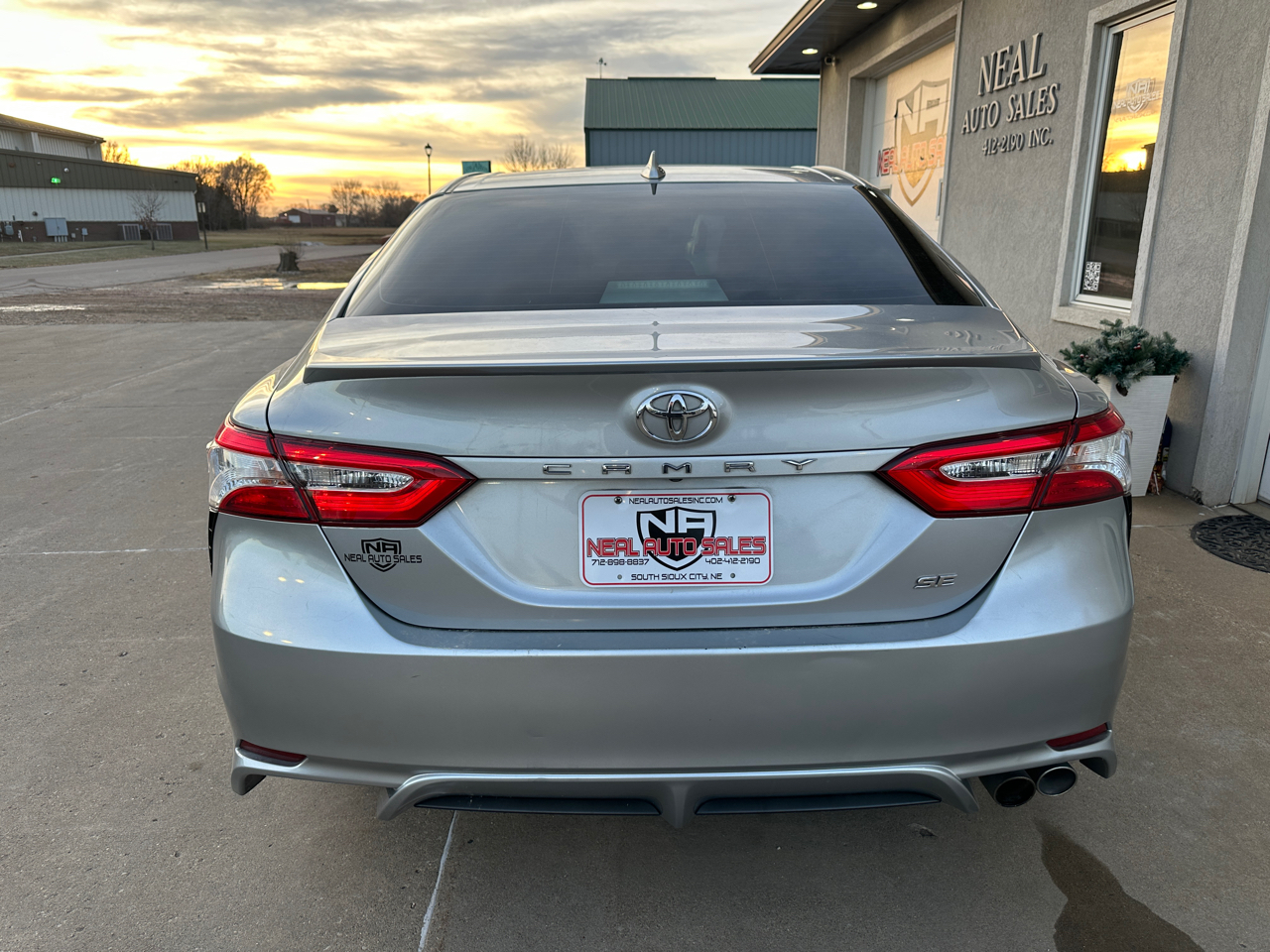 Toyota Camry SE Auto (Natl) 2020