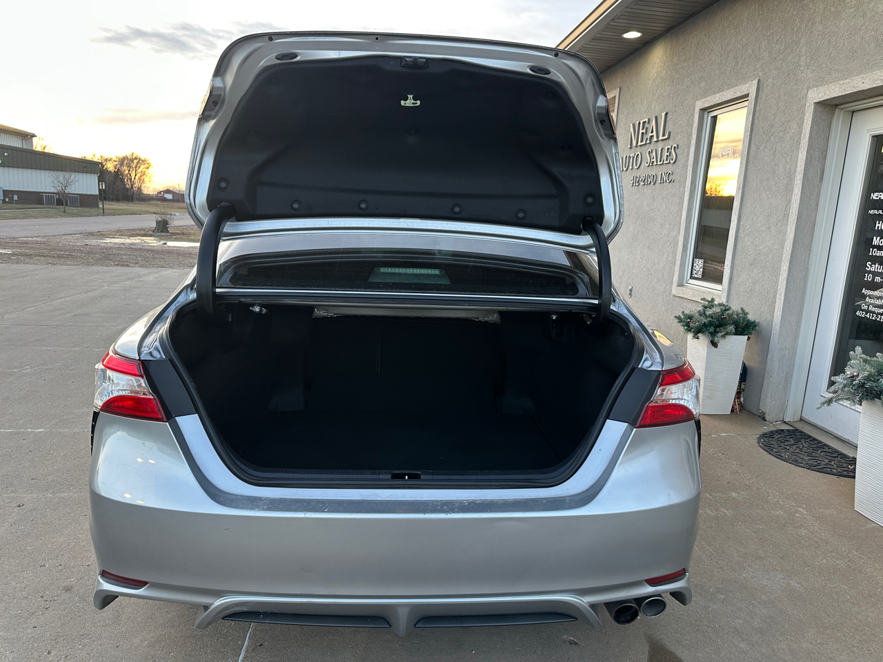 Toyota Camry SE Auto (Natl) 2020