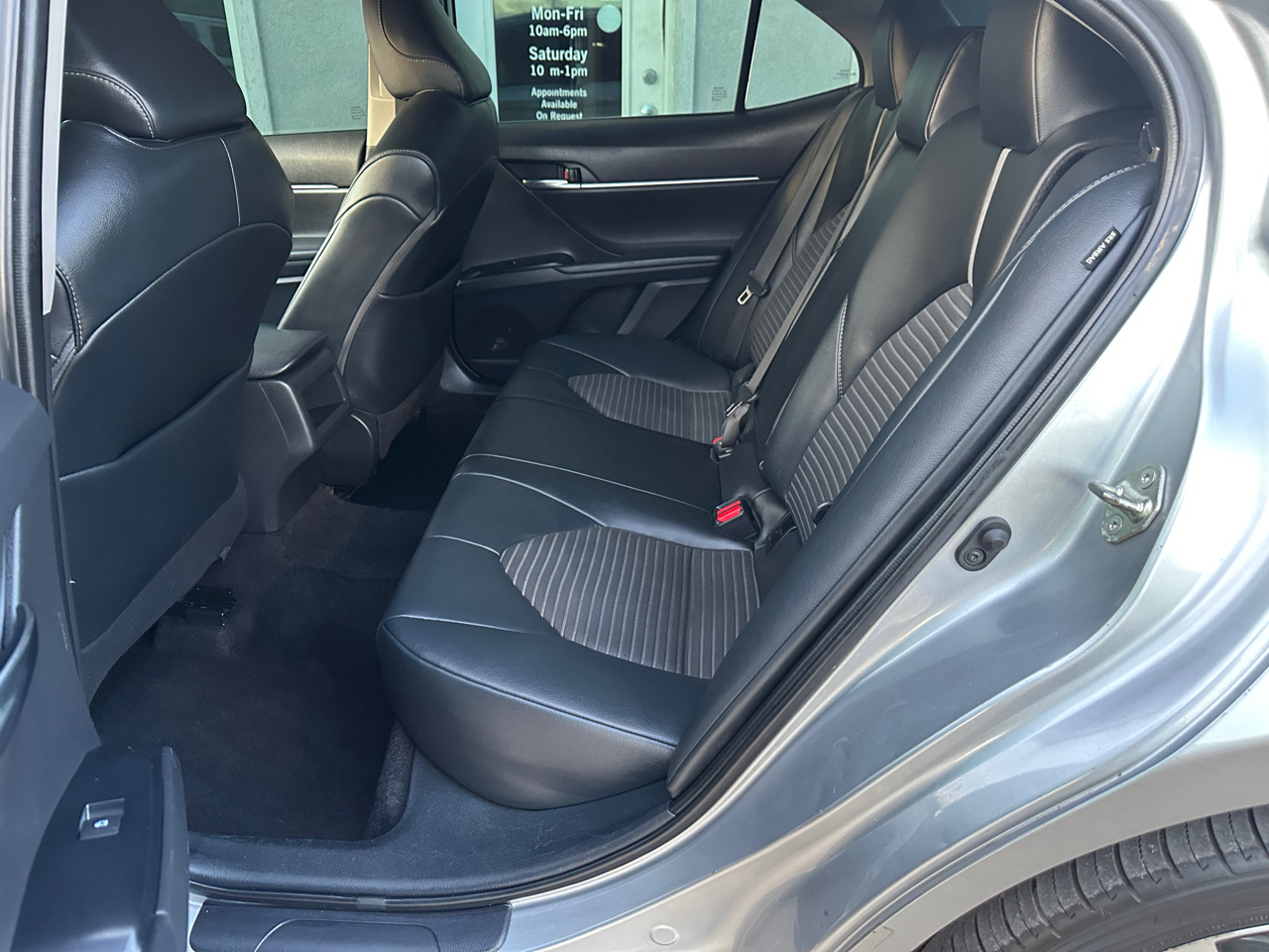 Toyota Camry SE Auto (Natl) 2020