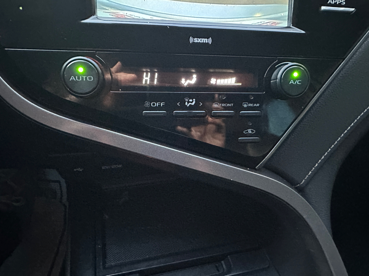 Toyota Camry SE Auto (Natl) 2020