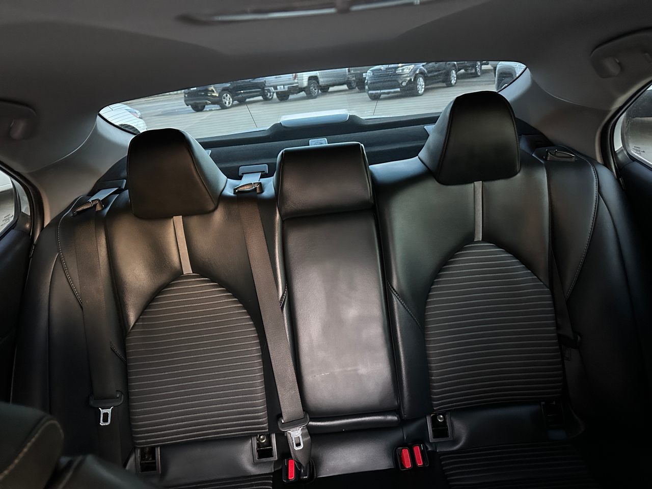 Toyota Camry SE Auto (Natl) 2020