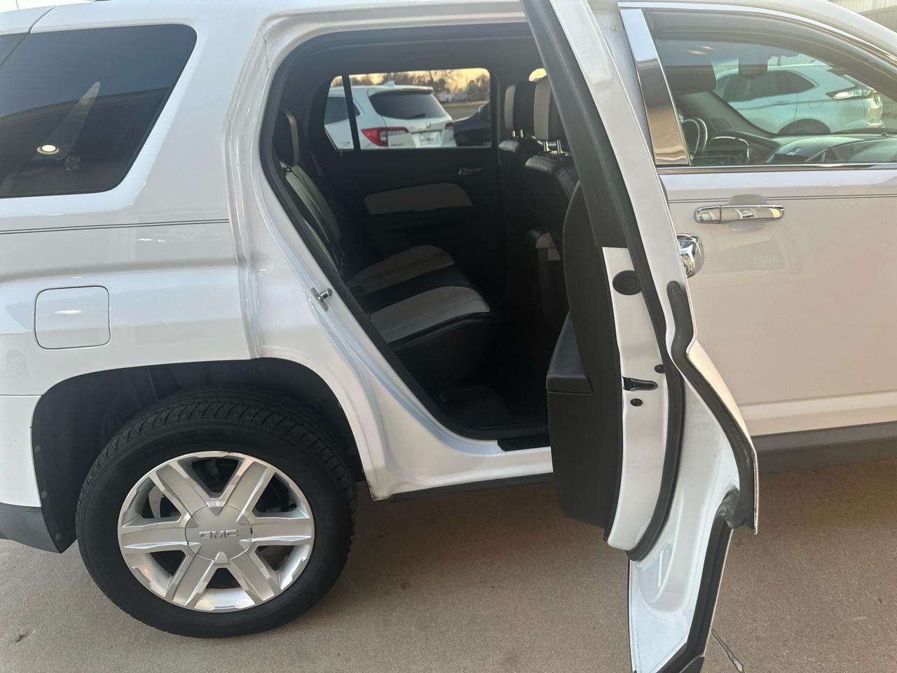 GMC Terrain AWD 4dr SLT-1 2010