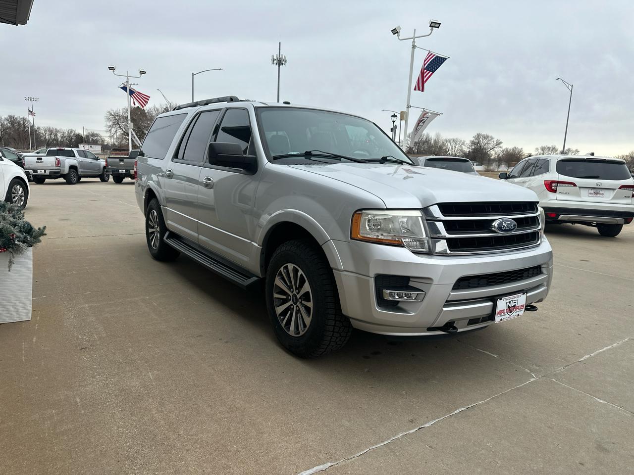 Ford Expedition EL 4WD 4dr XLT 2016