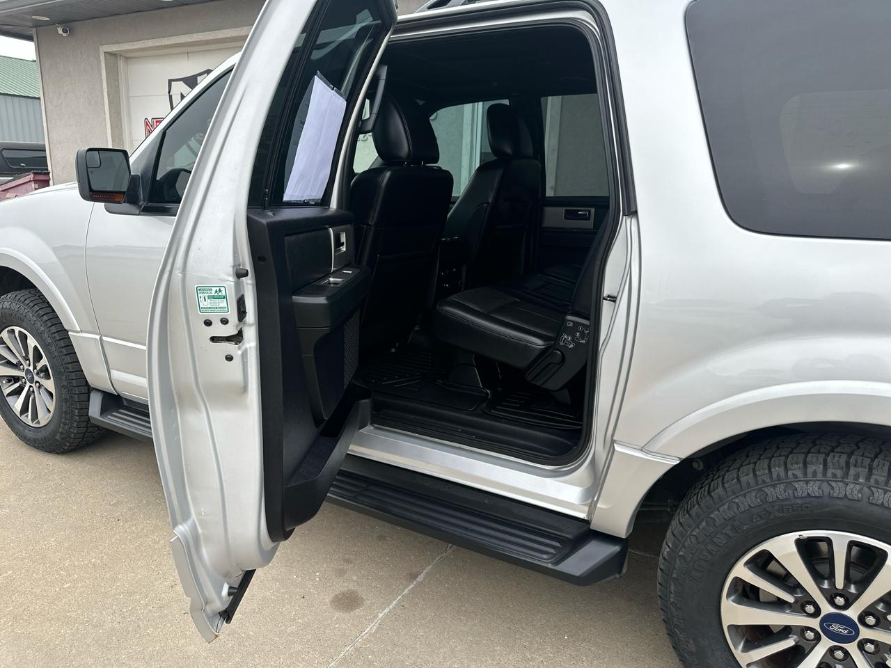 Ford Expedition EL 4WD 4dr XLT 2016