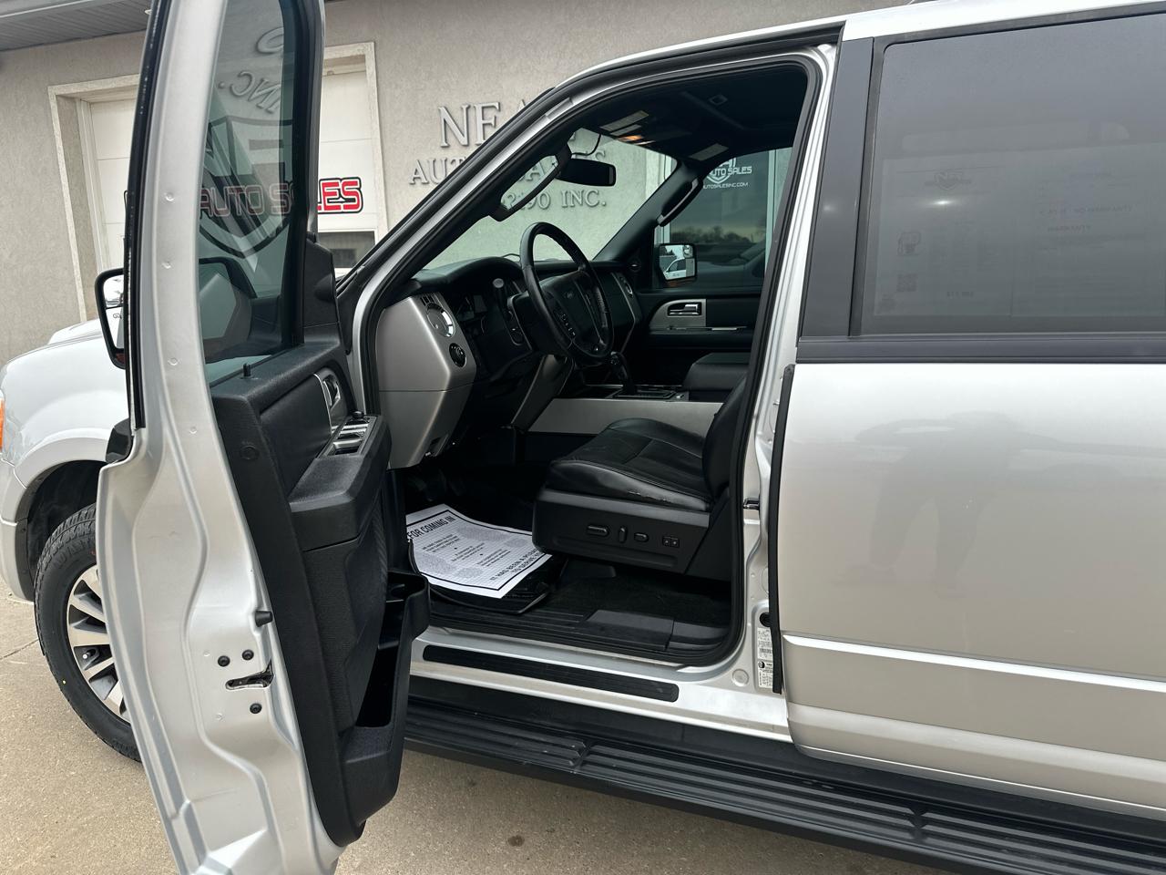 Ford Expedition EL 4WD 4dr XLT 2016