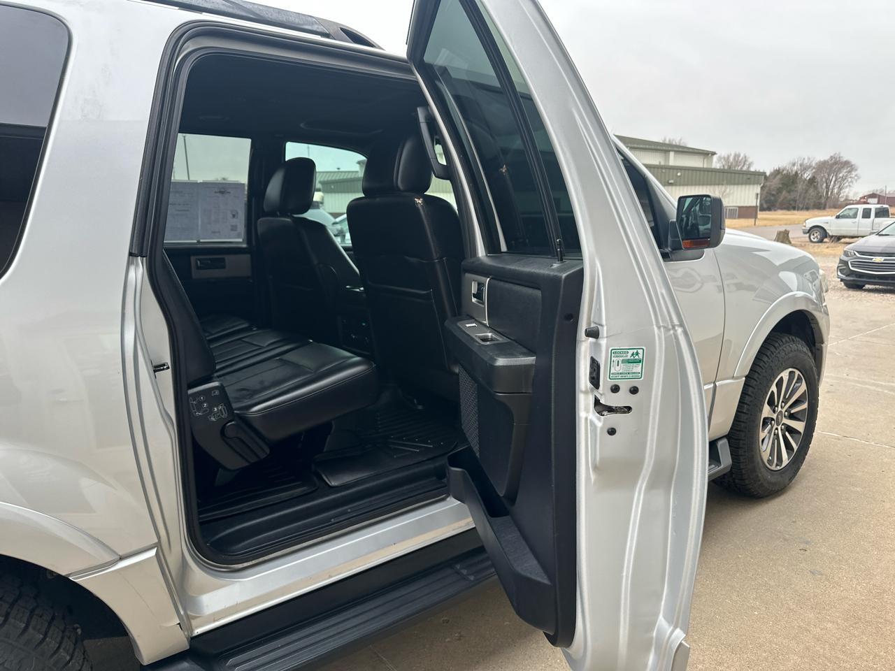 Ford Expedition EL 4WD 4dr XLT 2016