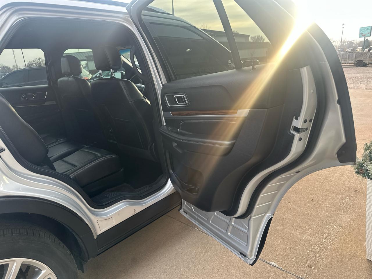 Ford Explorer Limited 4WD 2017