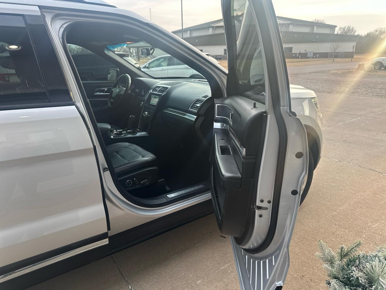 Ford Explorer Limited 4WD 2017