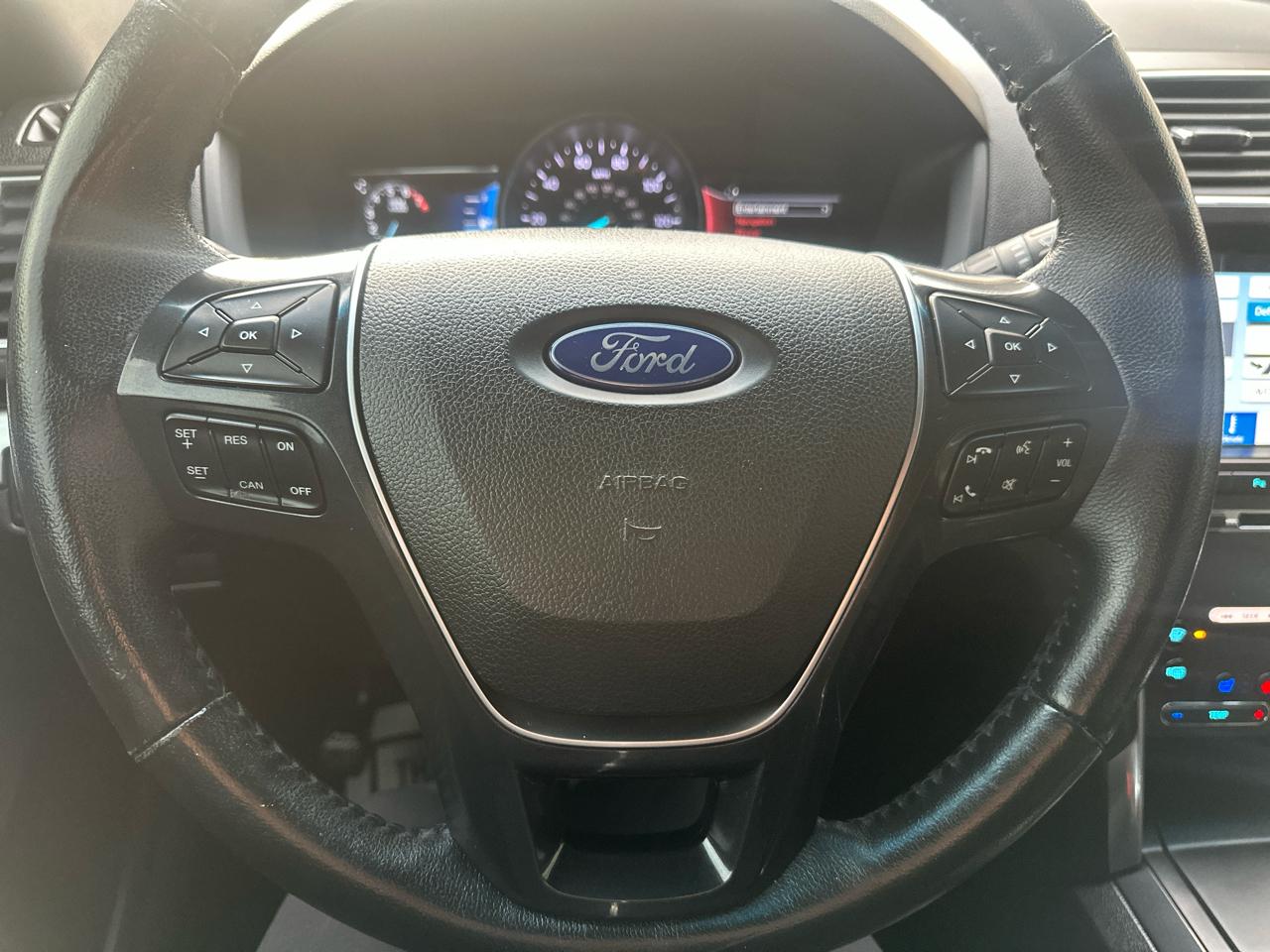 Ford Explorer Limited 4WD 2017