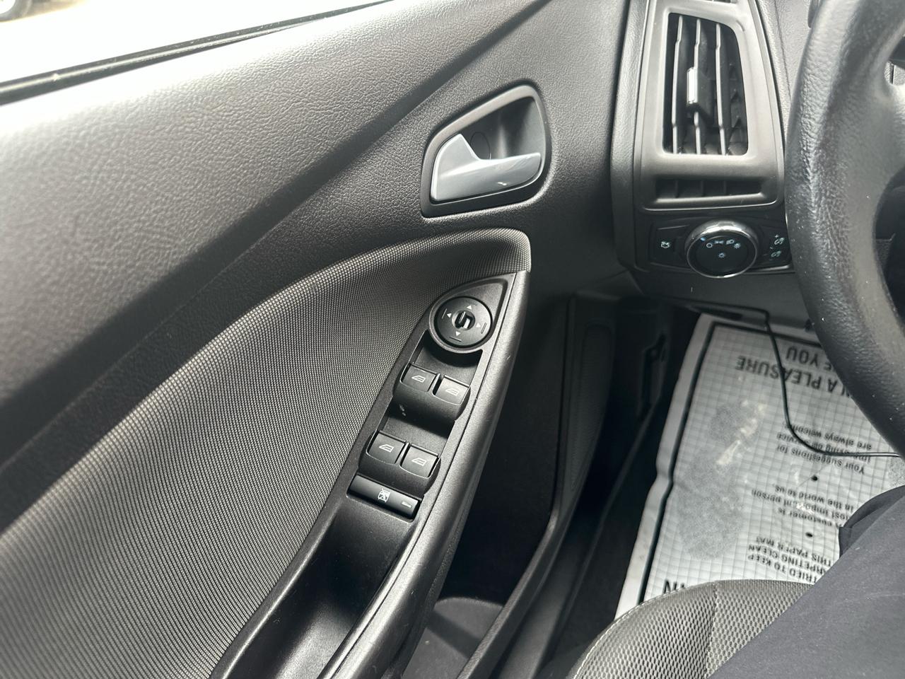 Ford Focus 5dr HB SE 2014