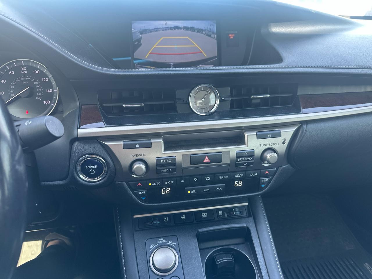 Lexus ES 300h 4dr Sdn Hybrid 2016