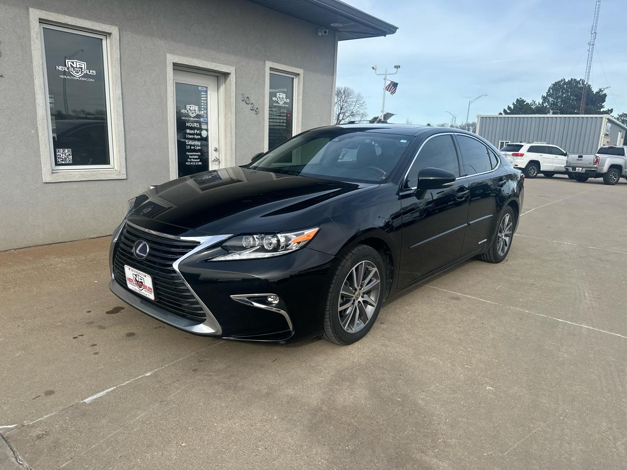 Lexus ES 300h 4dr Sdn Hybrid 2016