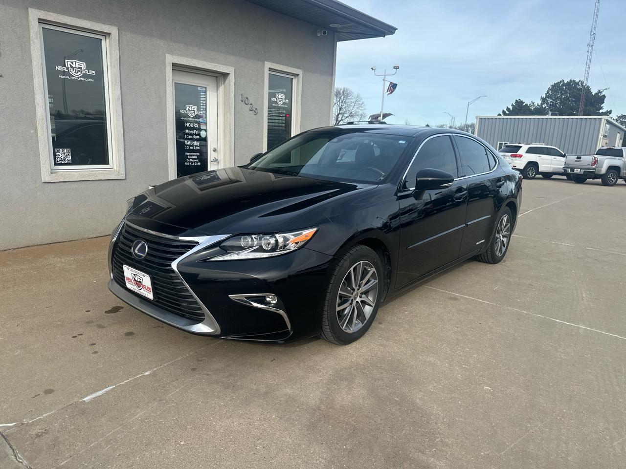 Lexus ES 300h 4dr Sdn Hybrid 2016