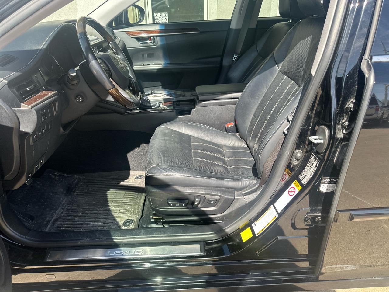 Lexus ES 300h 4dr Sdn Hybrid 2016