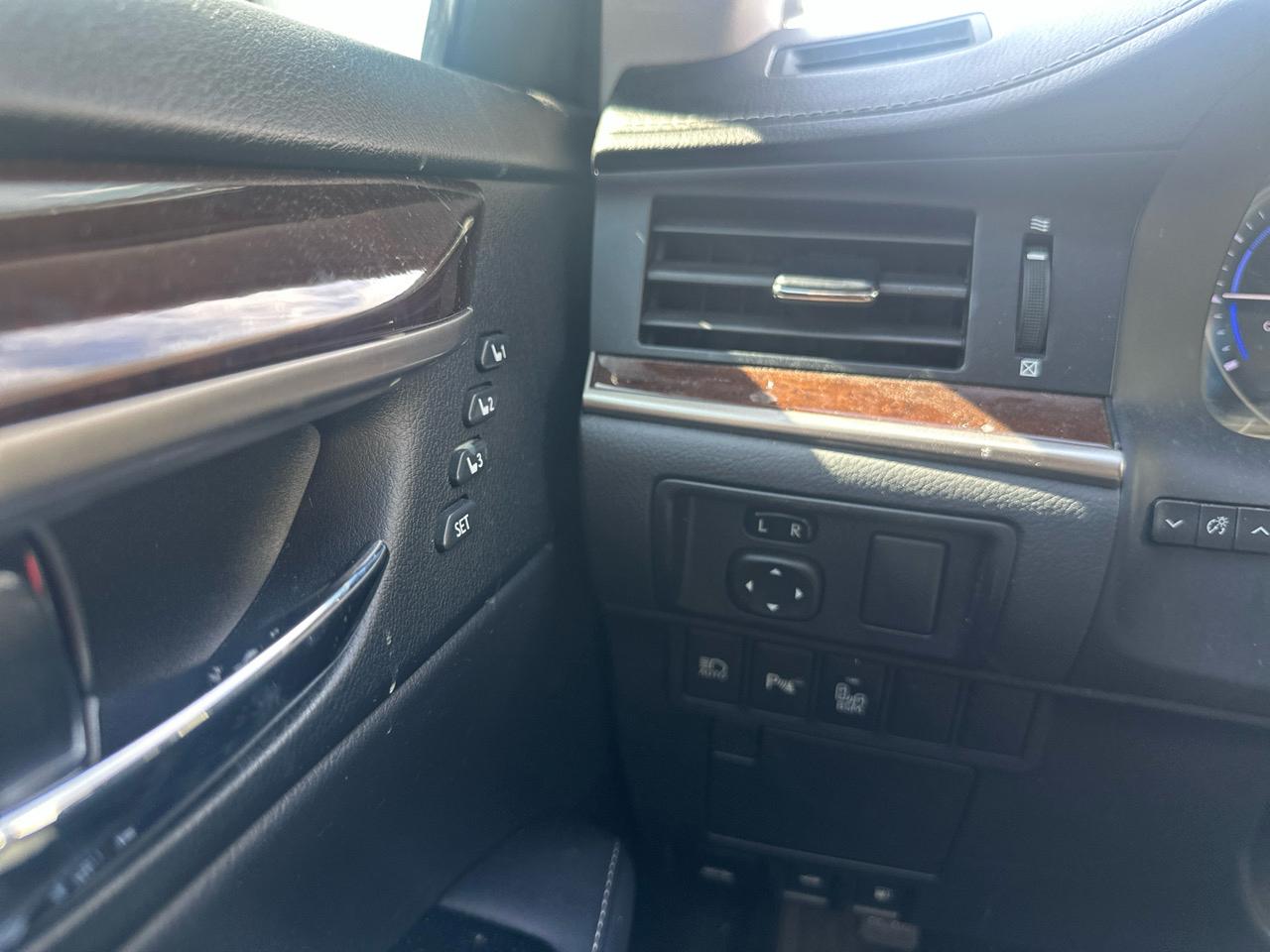 Lexus ES 300h 4dr Sdn Hybrid 2016