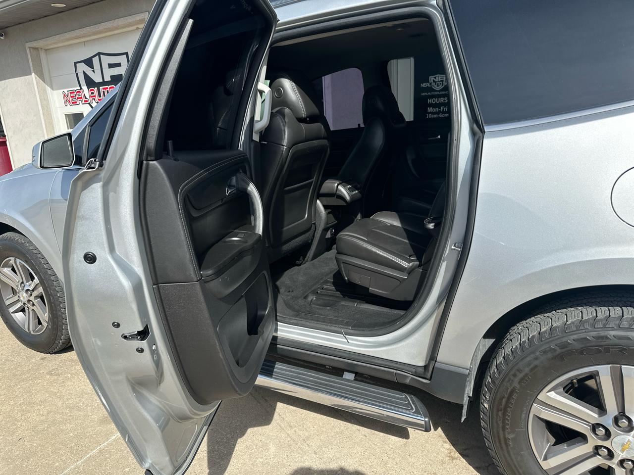 Chevrolet Traverse AWD 4dr LT w/2LT 2017