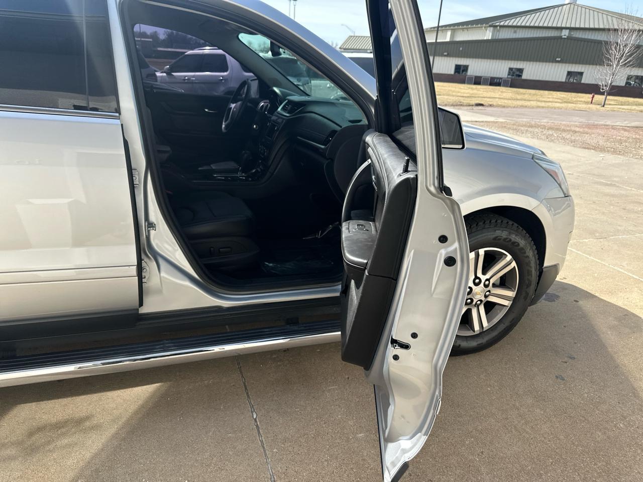 Chevrolet Traverse AWD 4dr LT w/2LT 2017