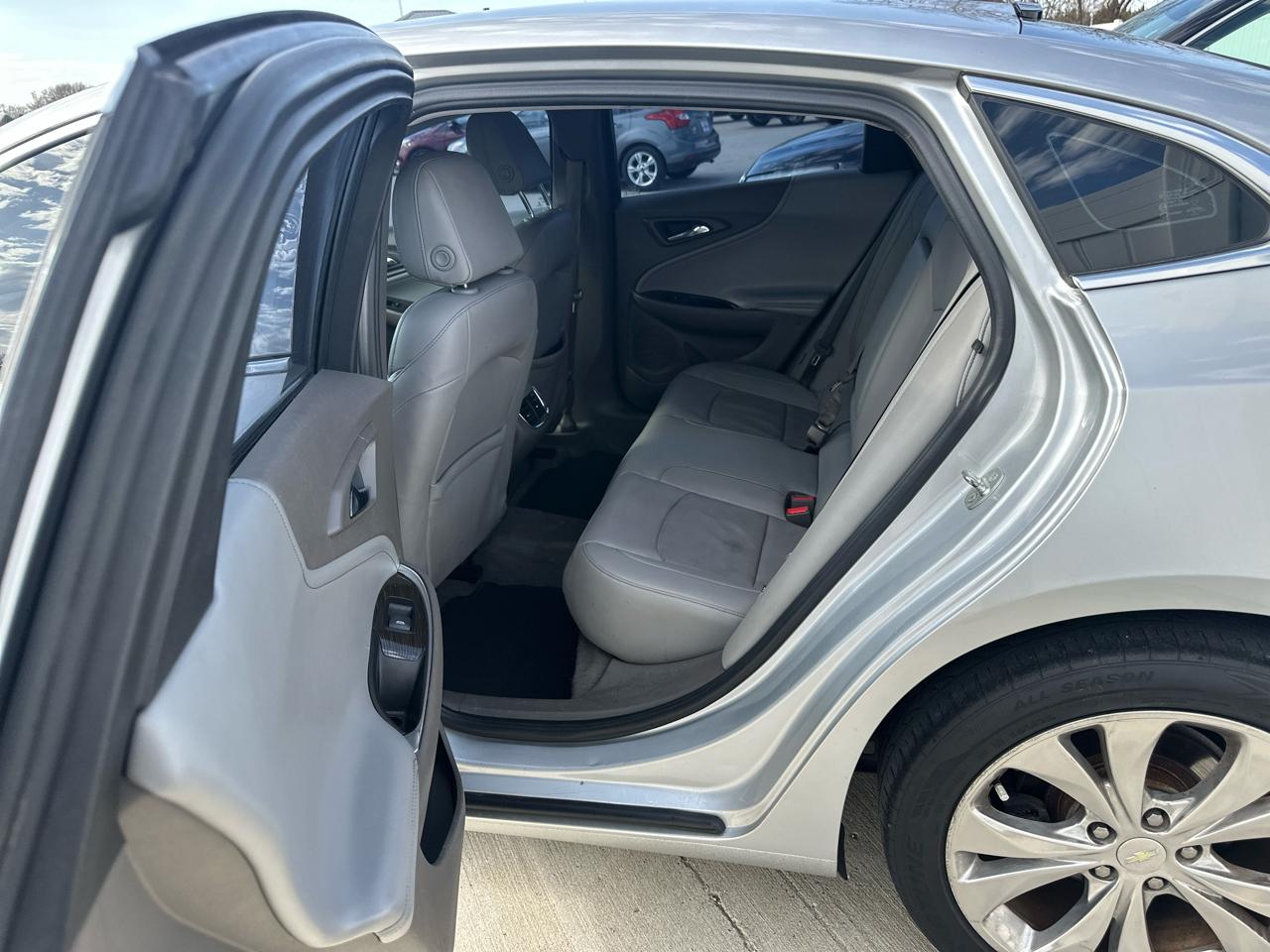 Chevrolet Malibu 4dr Sdn Premier w/2LZ 2017