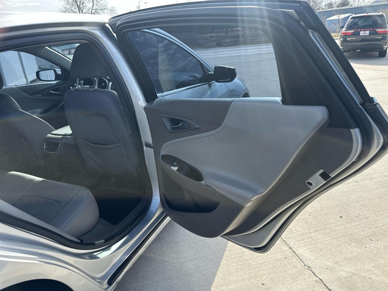 Chevrolet Malibu 4dr Sdn Premier w/2LZ 2017