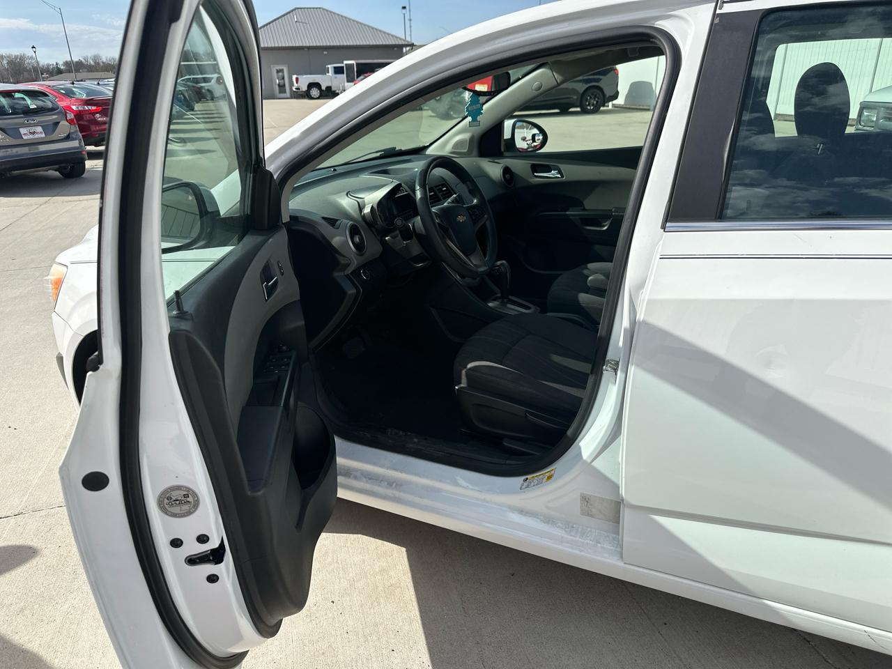 Chevrolet Sonic 5dr HB Auto LT 2015