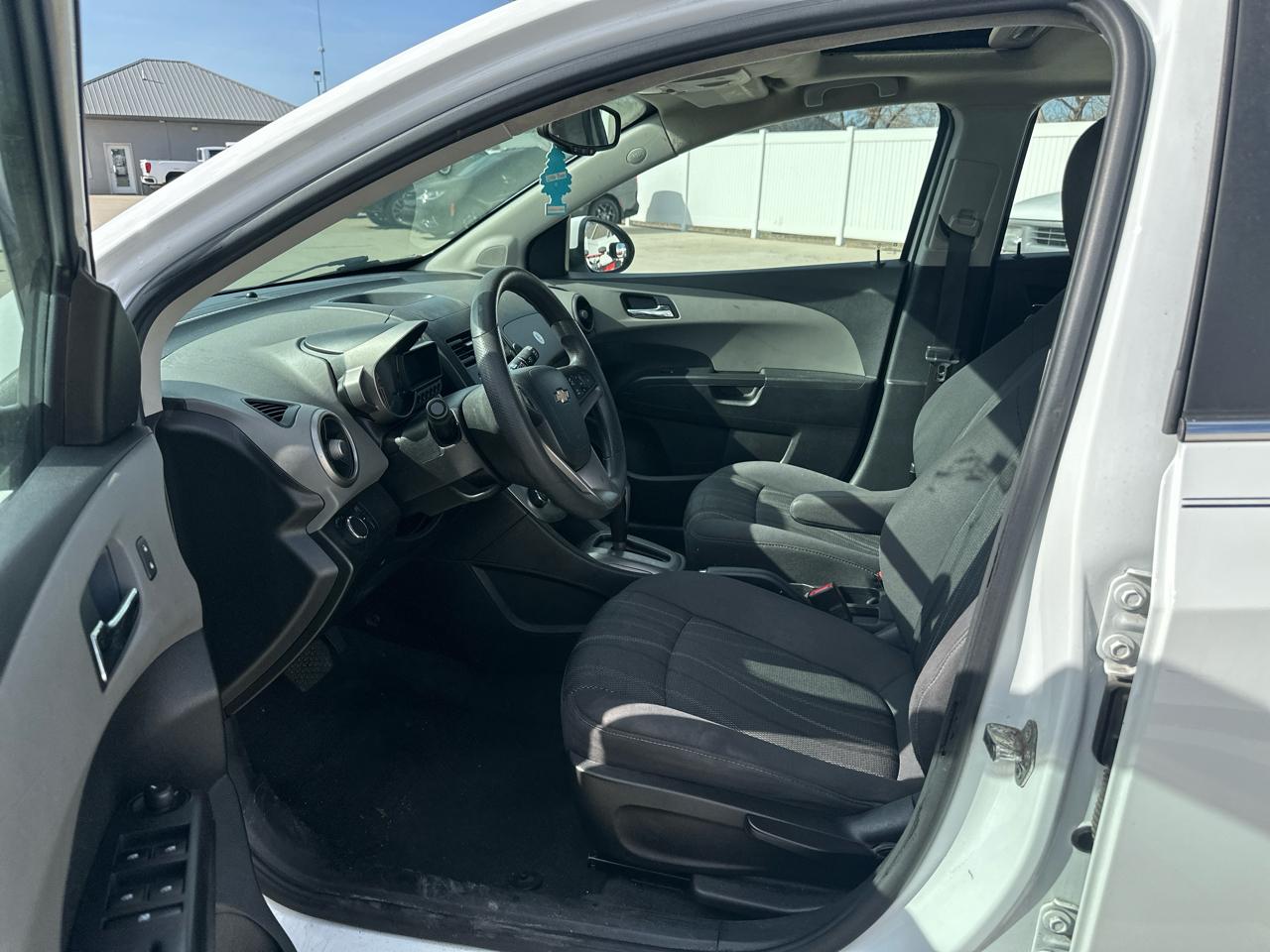 Chevrolet Sonic 5dr HB Auto LT 2015