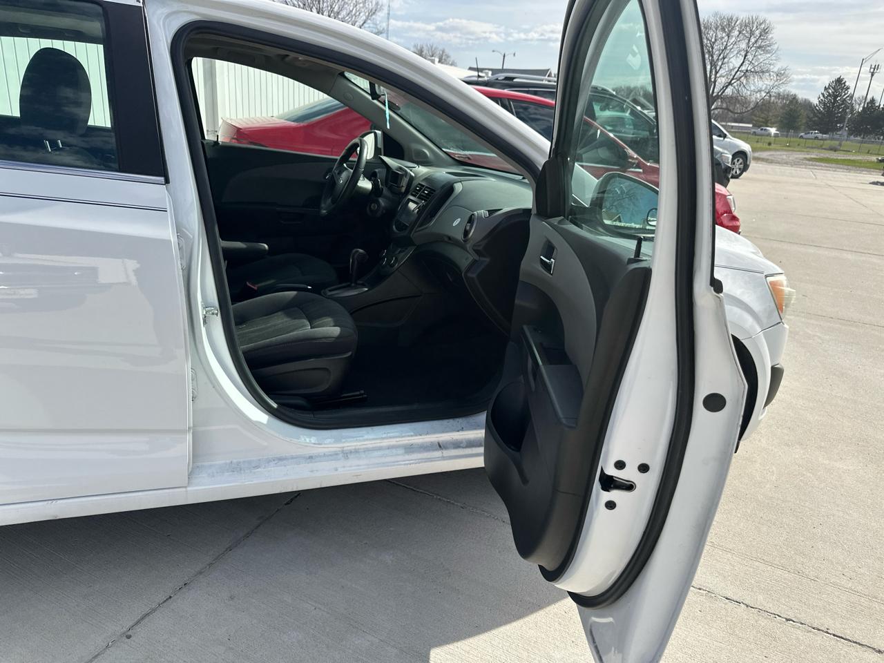 Chevrolet Sonic 5dr HB Auto LT 2015